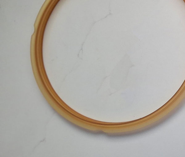 Worn sealing ring Worn instant pot sealing ring in need of replacement
